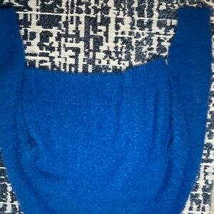 Blue sweater/large